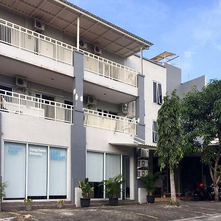 Reddoorz @ Citraland Surabaya Hotell Eksteriør bilde