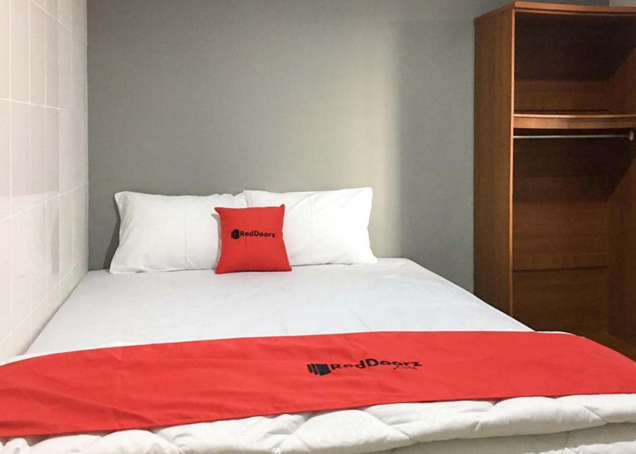 Reddoorz @ Citraland Surabaya Hotell Eksteriør bilde