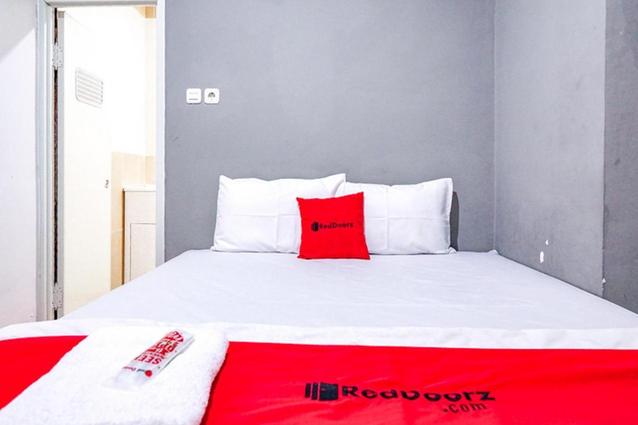 Reddoorz @ Citraland Surabaya Hotell Eksteriør bilde