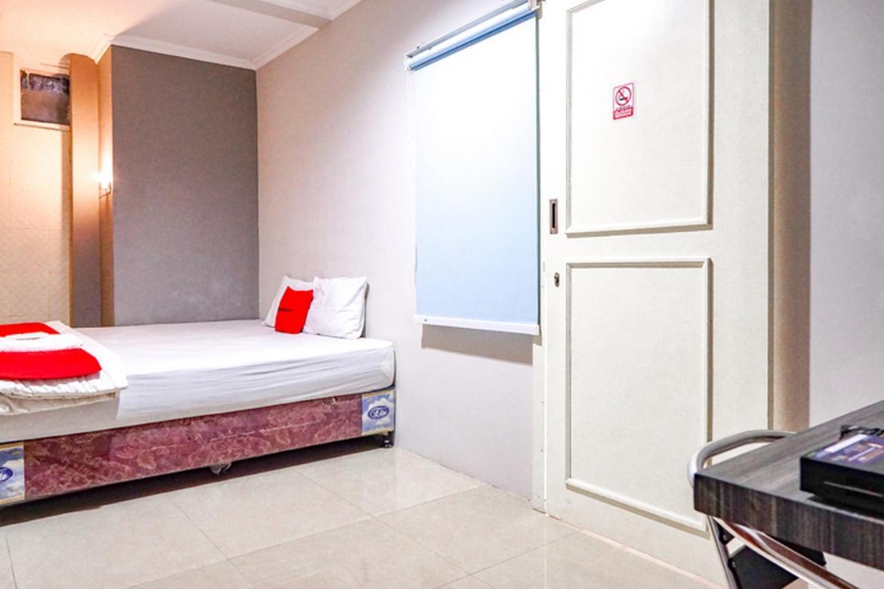 Reddoorz @ Citraland Surabaya Hotell Eksteriør bilde